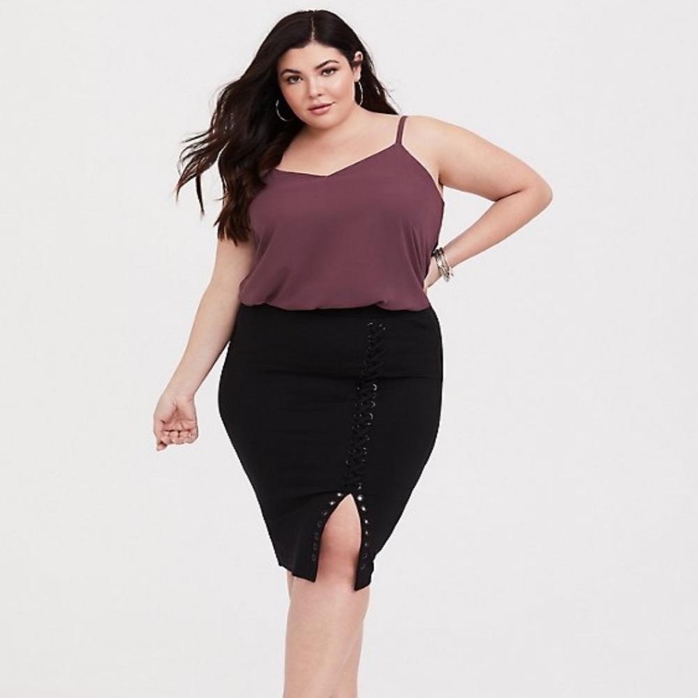 Black pencil skirt. NWT